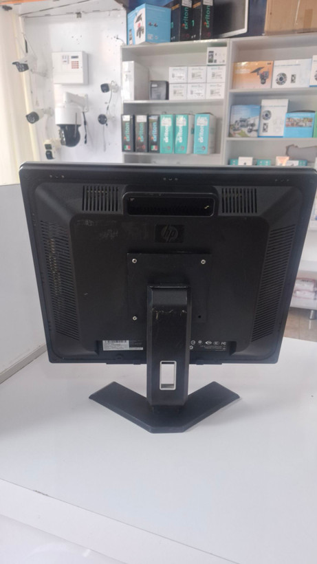 مانیتور 19 اینج استوک HP L1950g