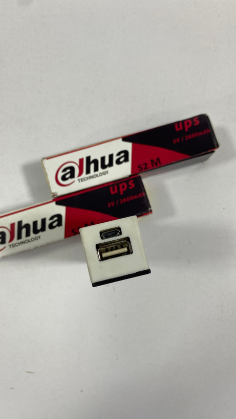 یو پی اس مینی ۵ ولت داهوا مدل UPS 5V/2600mAh مخصوص دوربین مداربسته IP و مودم